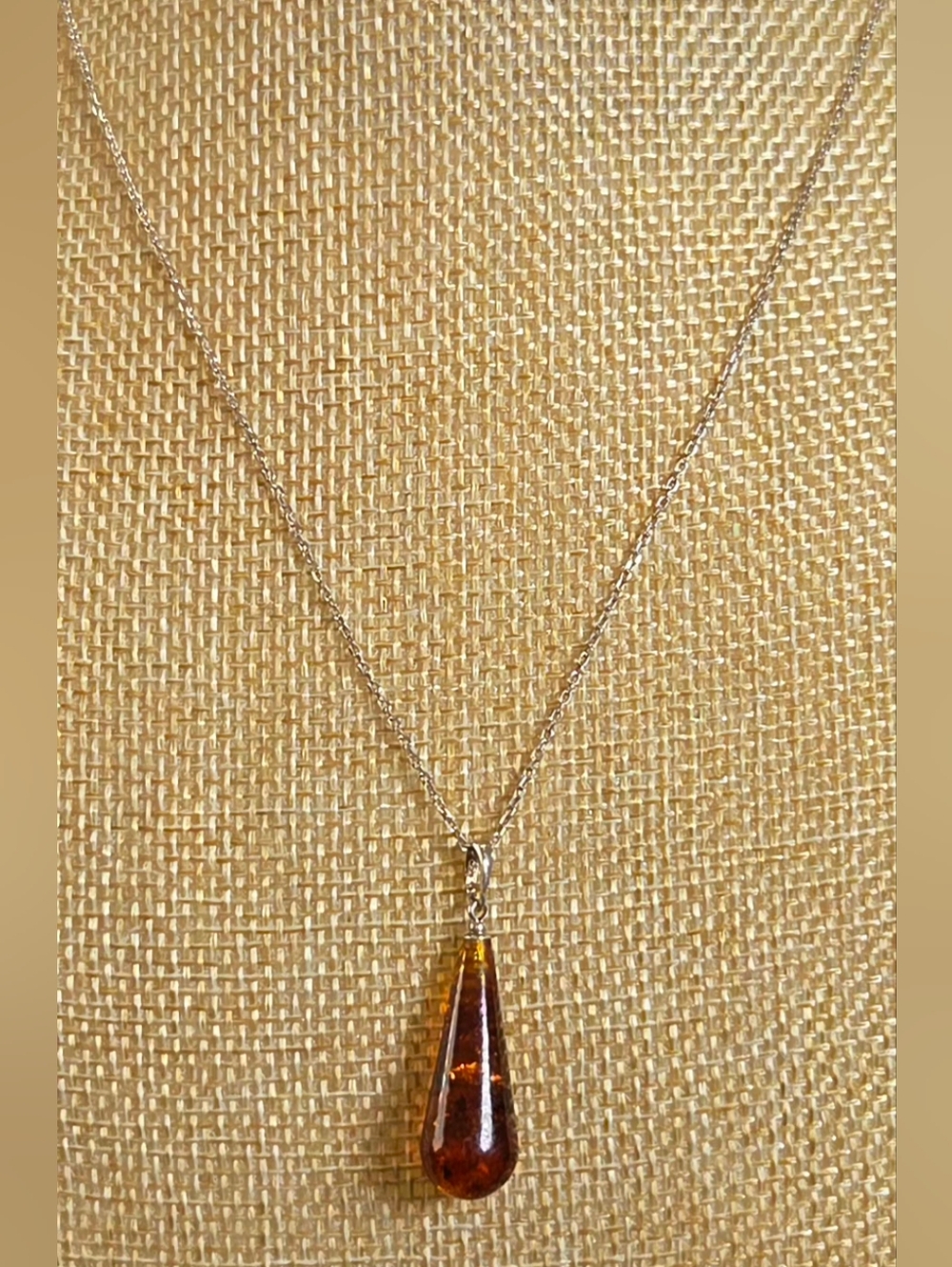 New Without Tags Sterling Silver Necklace Marked 926 With A Baltic Amer Pendant - Picture 2 of 4